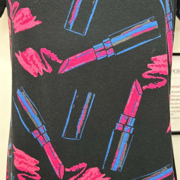 LuLaRoe Irma Tunic High low Blouse size Medium lipsticks cosmetology make up - Picture 7 of 9